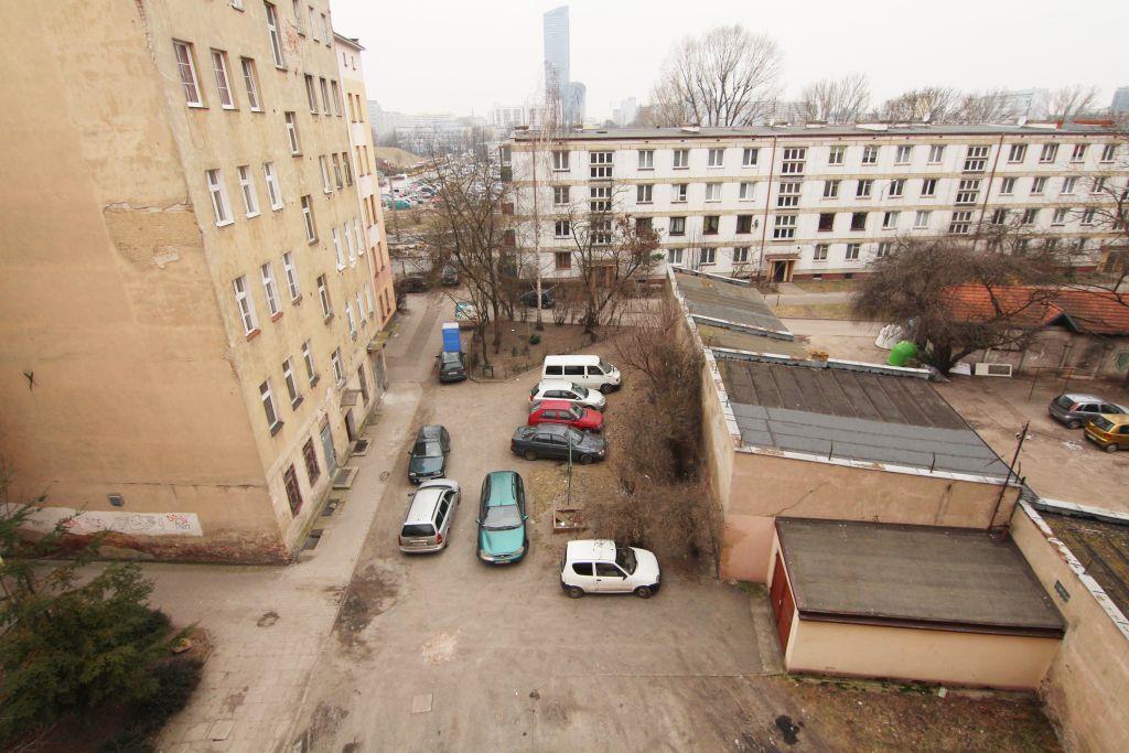Wesoła, Krzyki